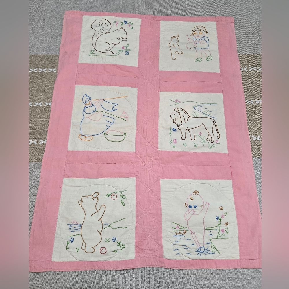 Antique baby quilt 1950s 22x31